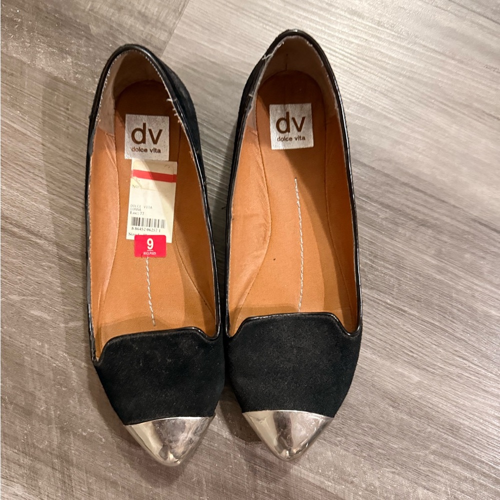 Dolce Vita Size 9 Black and Silver Women's Flats